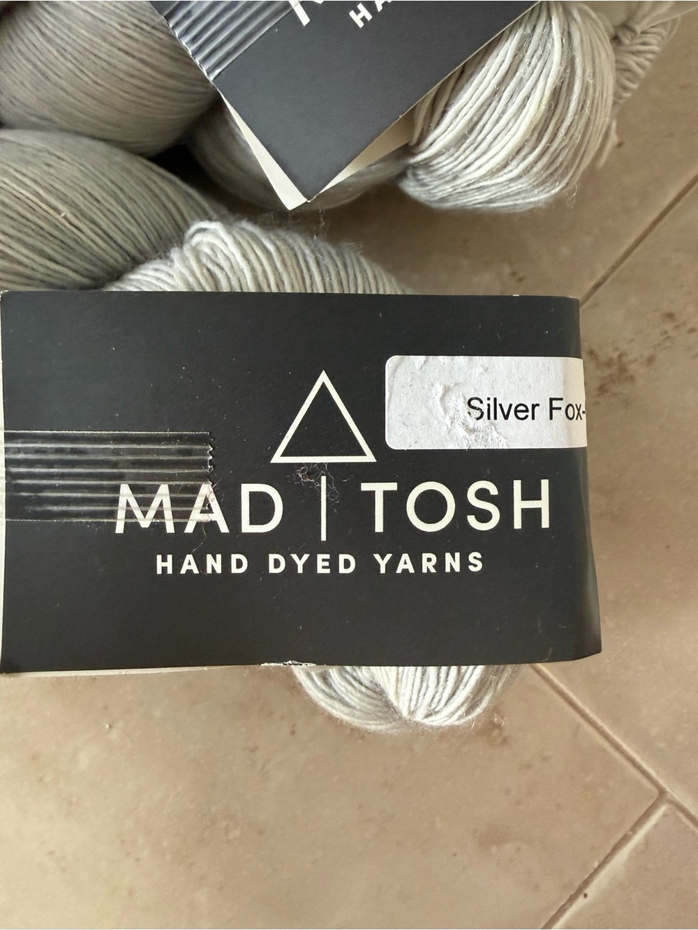 Madeline Tosh Silver Fox Hand-Dyed 100% Merino Wool Yarn - 2 Light Gray Hanks - Picture 2 of 6